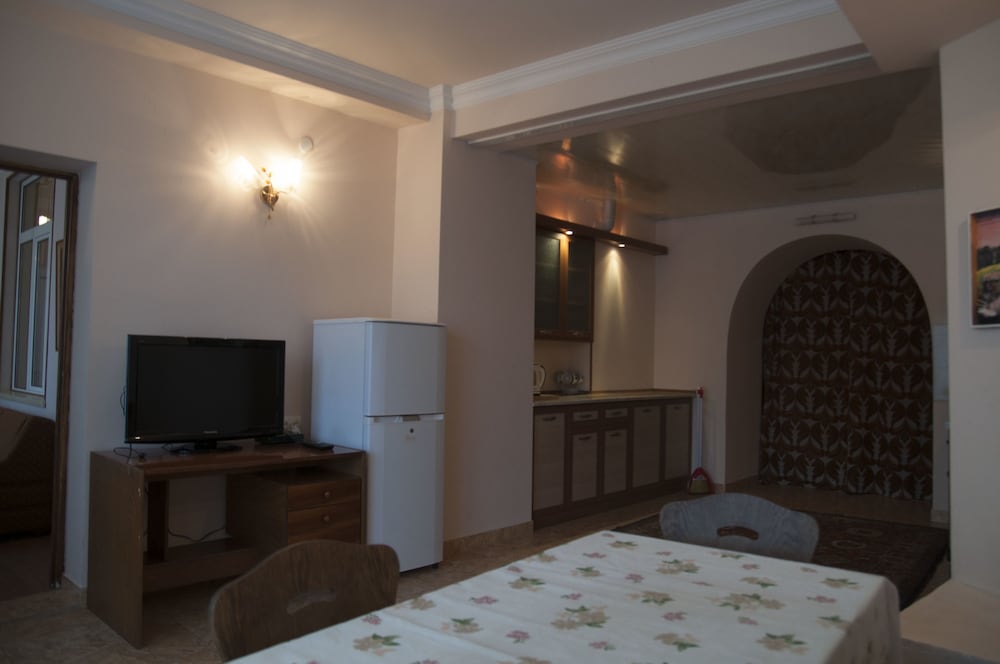 Family Room, 1 Bedroom, Balcony photo 3