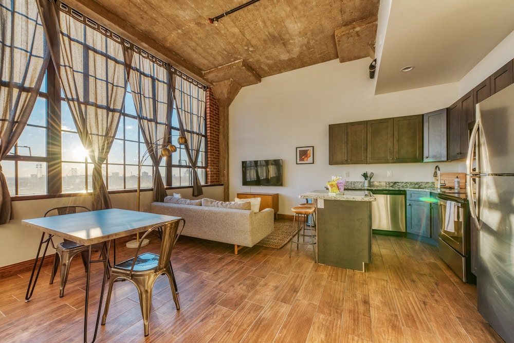 Penthouse, 1 Bedroom - Photo 4