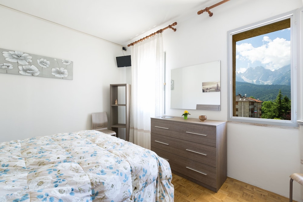 Basic Double Room with Terrace - Photo 4