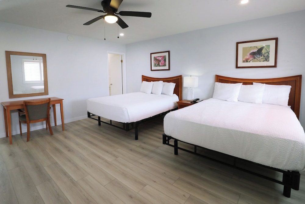 Classic Room (2nd Floor Motel Room * No Elevator) photo 1