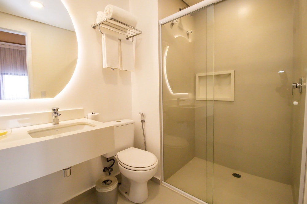Premium Suite - Photo 9