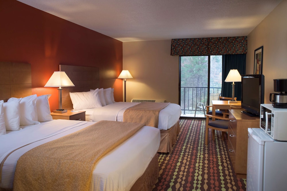 Standard Room, 2 Queen Beds, Non Smoking, Balcony