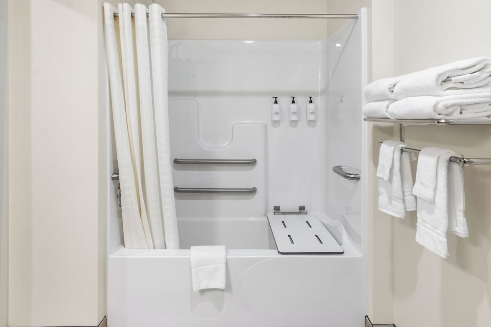 Room, 2 Queen Beds, Accessible (Guestroom) - Photo 5