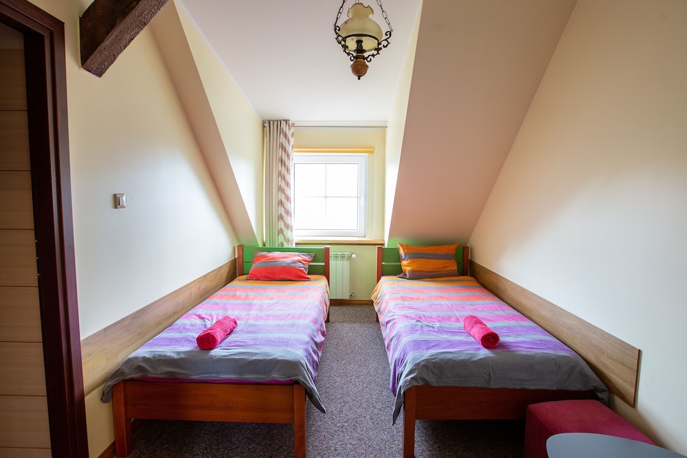 Basic Twin Room, 2 Twin Beds, Private Bathroom photo 1
