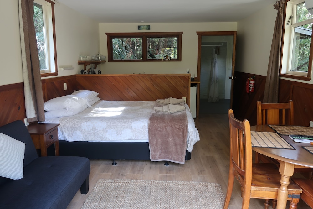 Standard Suite, 1 Double Bed with Sofa bed, Non Smoking, Kitchenette photo 3