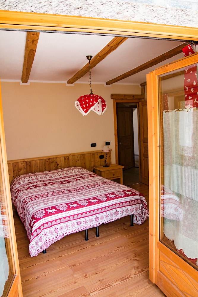 Suite, Terrace, Mountain View photo 2