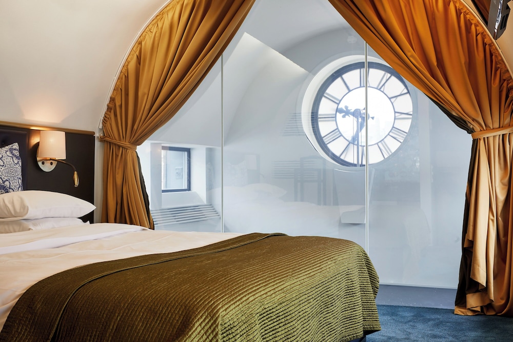 Clock Suite - Photo 1