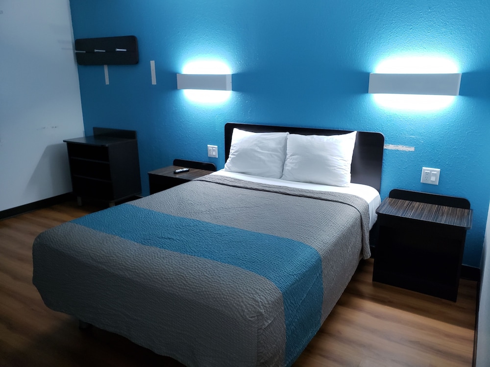 Standard Room, 1 Double Bed, Non Smoking - Photo 1