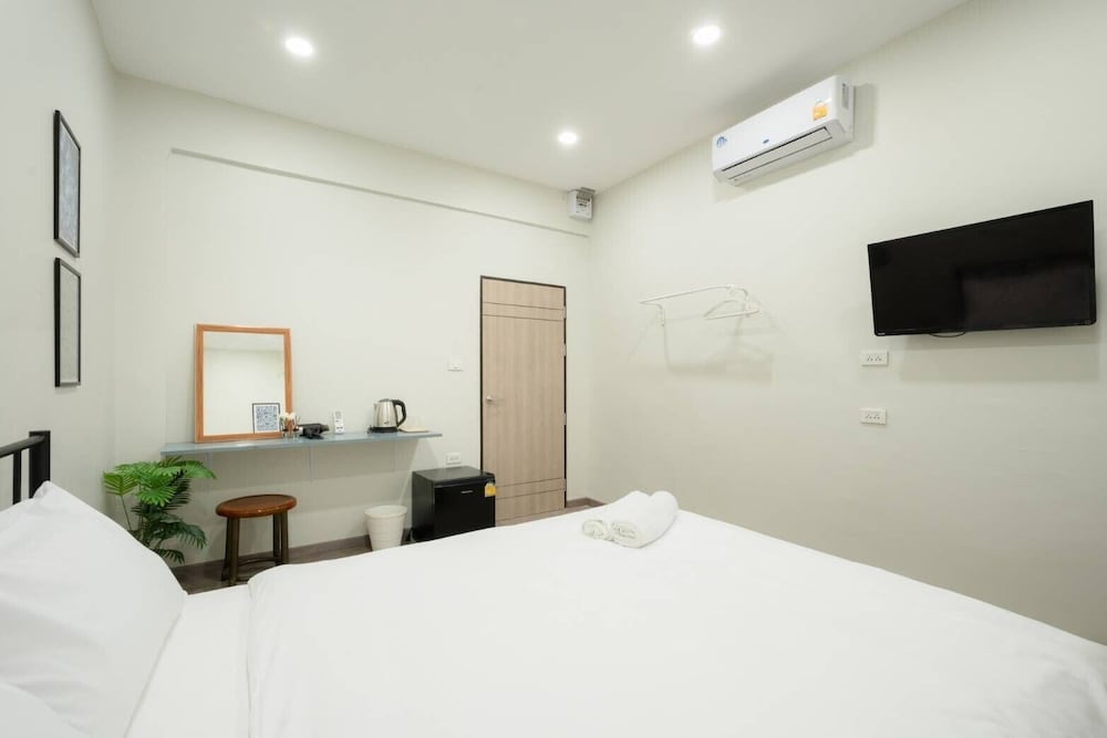Basic Double Room photo 3