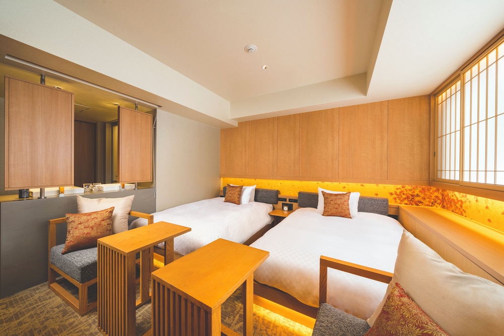 Superior Twin Room, Non Smoking, Bathtub - Photo 4