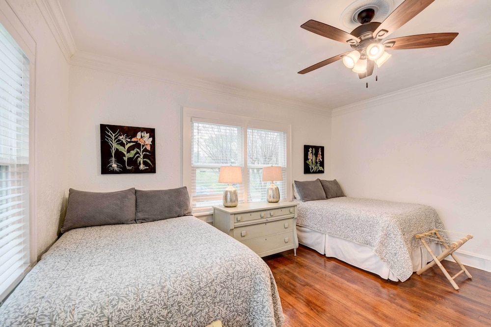 House (2 Bedrooms) photo 2