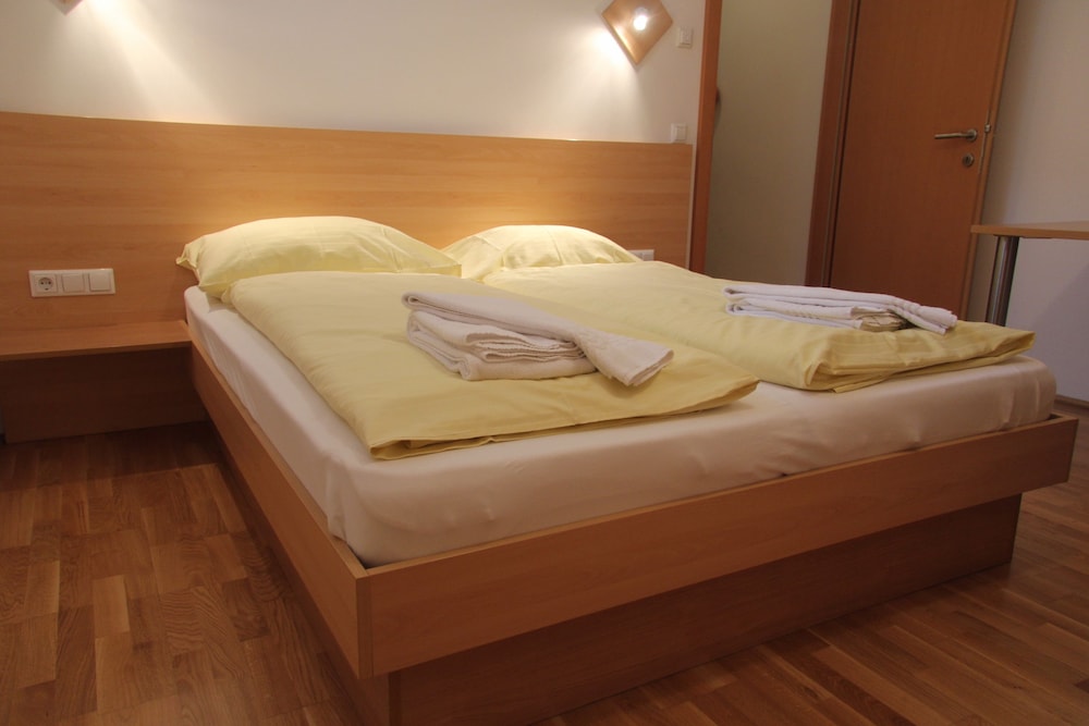 Apartment, 3 Bedrooms, Balcony, City View photo 1