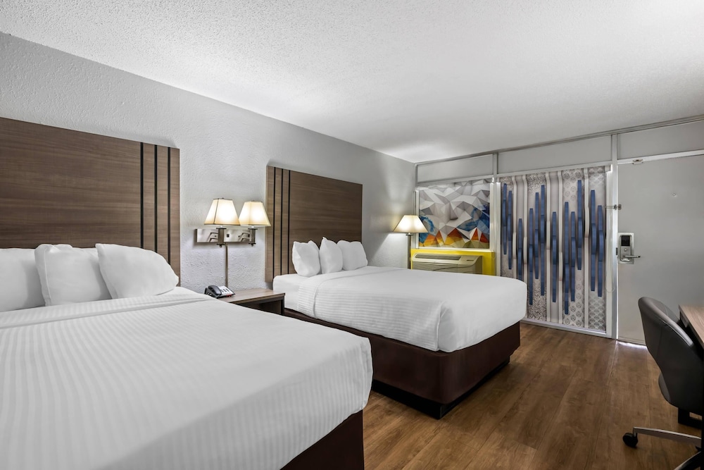 Room, 2 Queen Beds, Accessible, Non Smoking - Photo 2