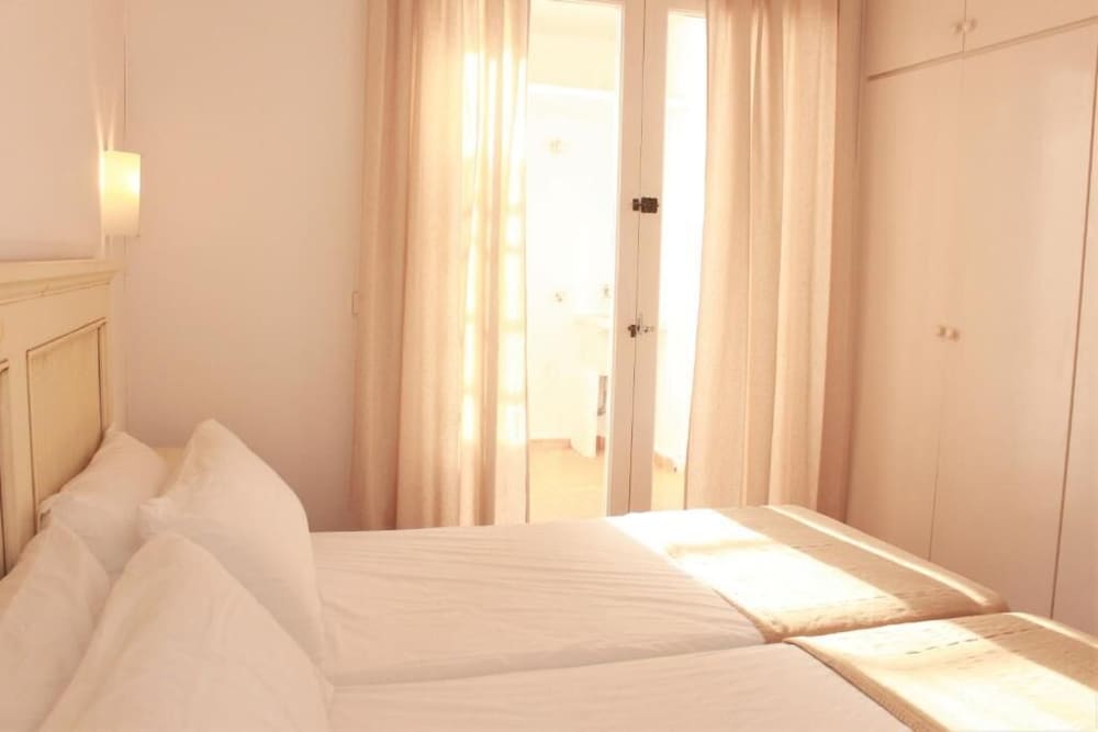 Apartment, 2 Bedrooms, Balcony, Garden View (2 adults + 1 child) photo 2