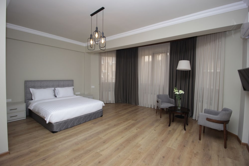 Superior Double Room, City View photo 1