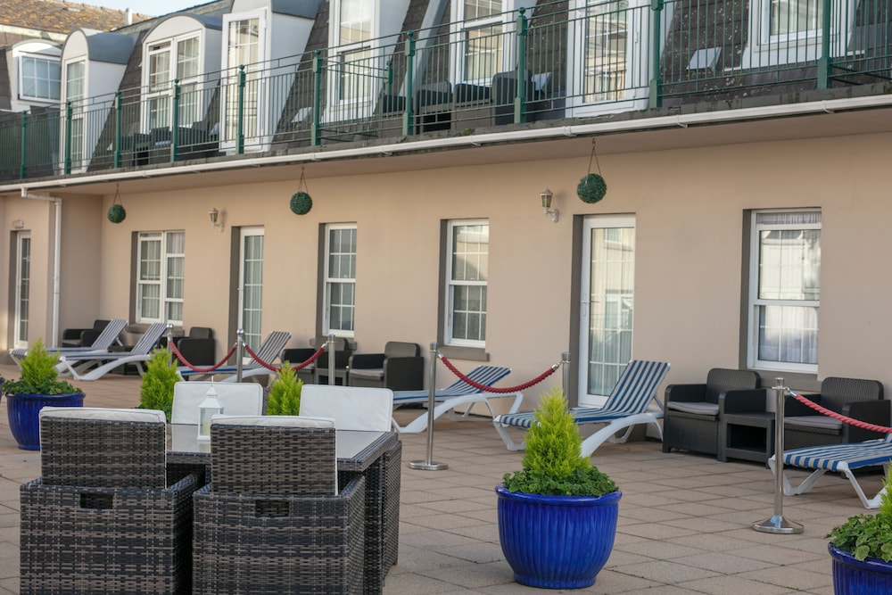 Standard Room, 1 Double Bed, Non Smoking, Balcony - Photo 4