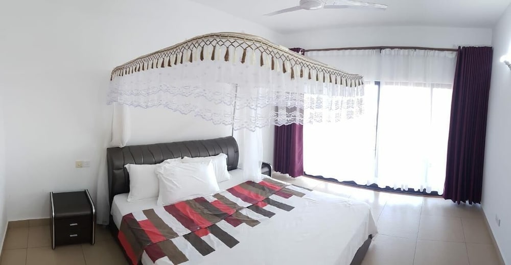 Luxury Apartment photo 2