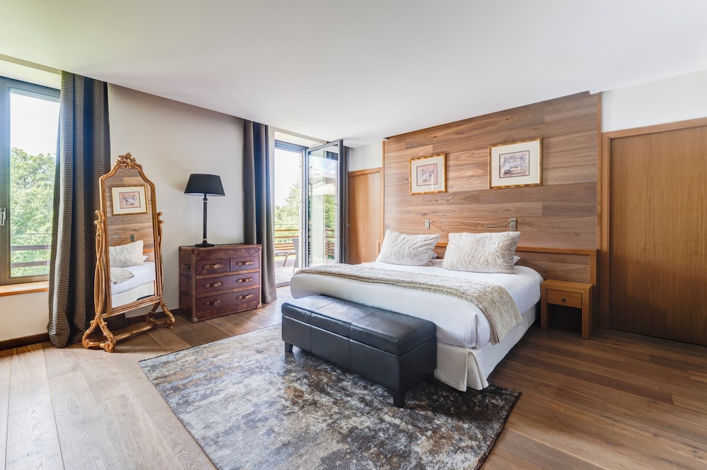 Suite Luxe Vue Montagnes à la Maison des Ecureuils (annexe a 300m du Chateau)