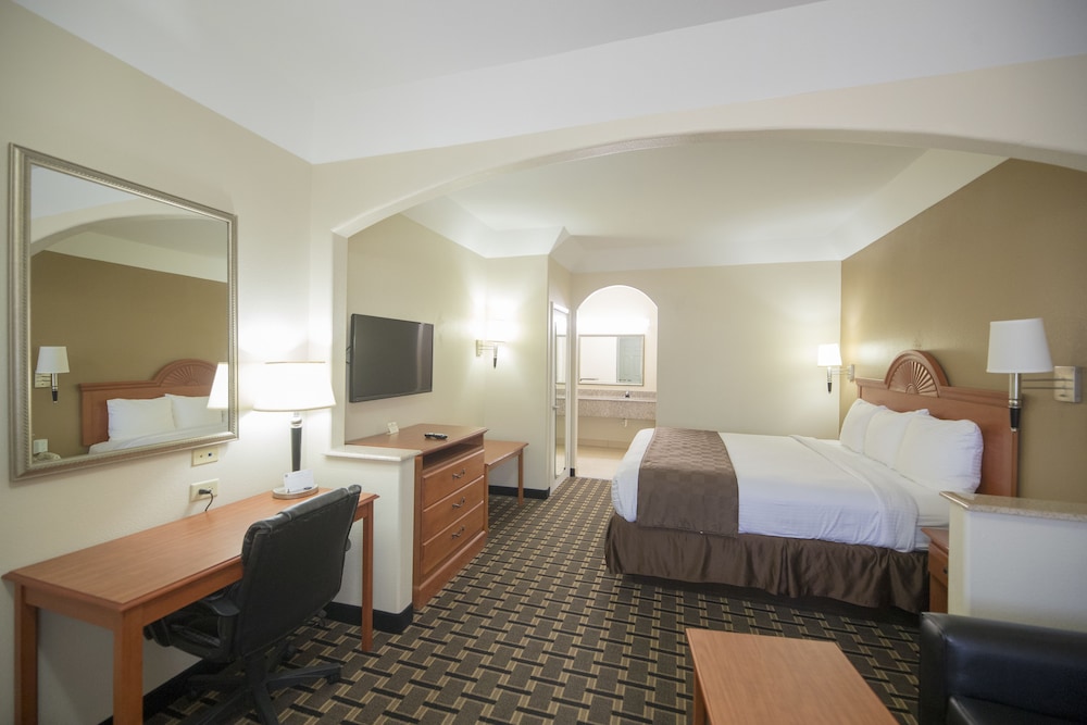 Deluxe Room, 1 King Bed, Accessible, Non Smoking