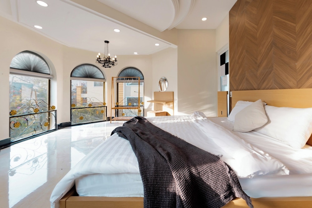Basic Double Room