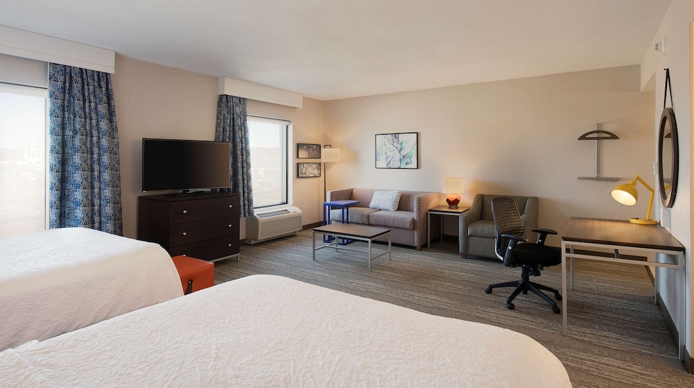 Studio Suite (2 Queen Beds with Sofa bed) - Photo 2