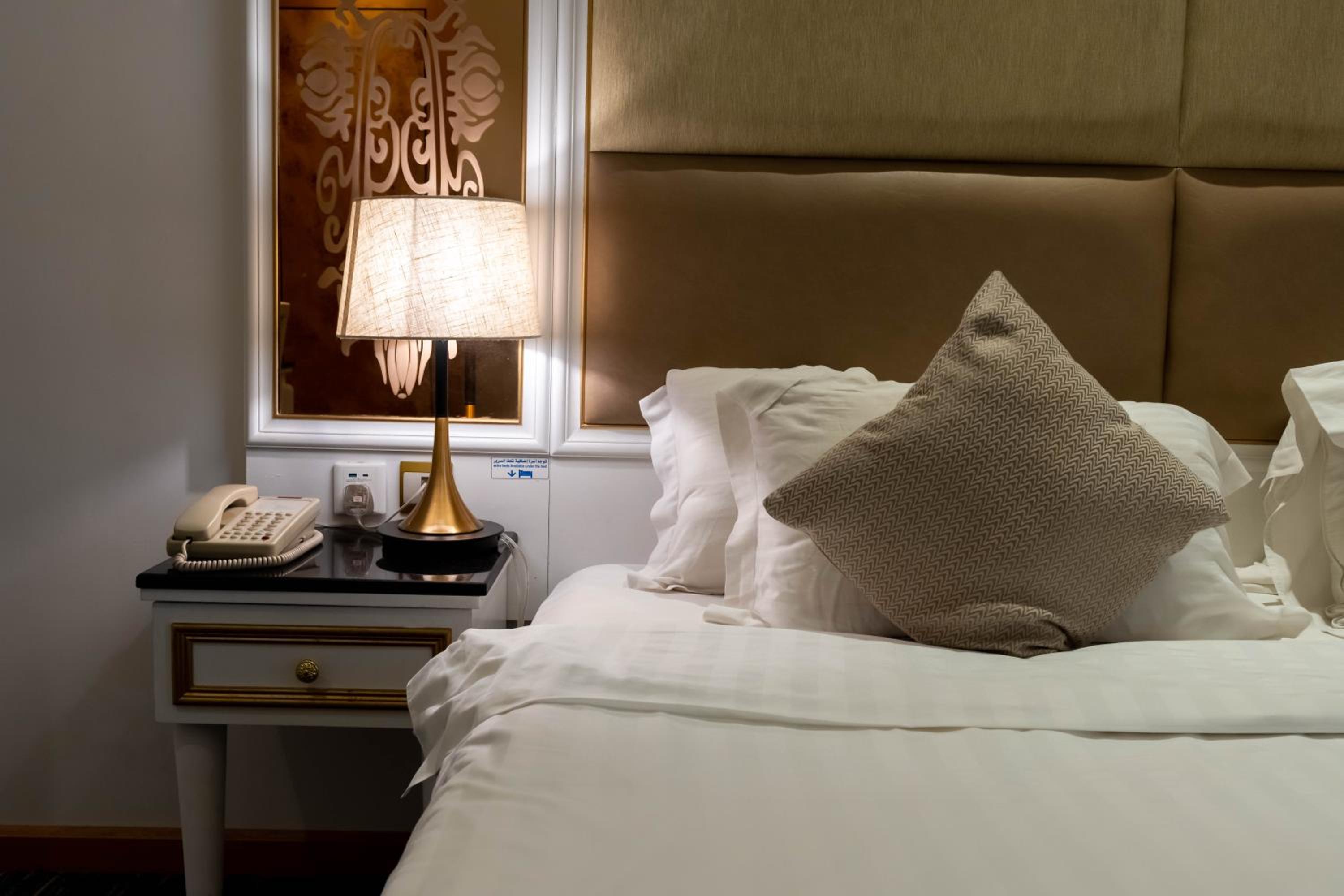 Deluxe Suite photo 3