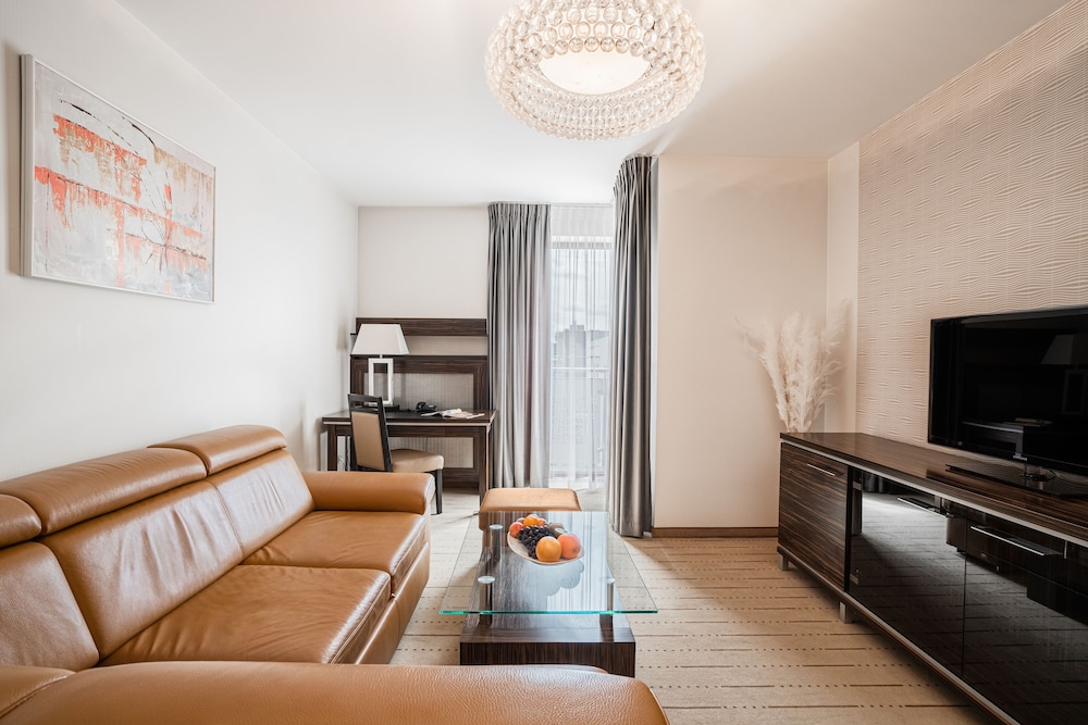 Deluxe Studio Suite, 1 Bedroom photo 2
