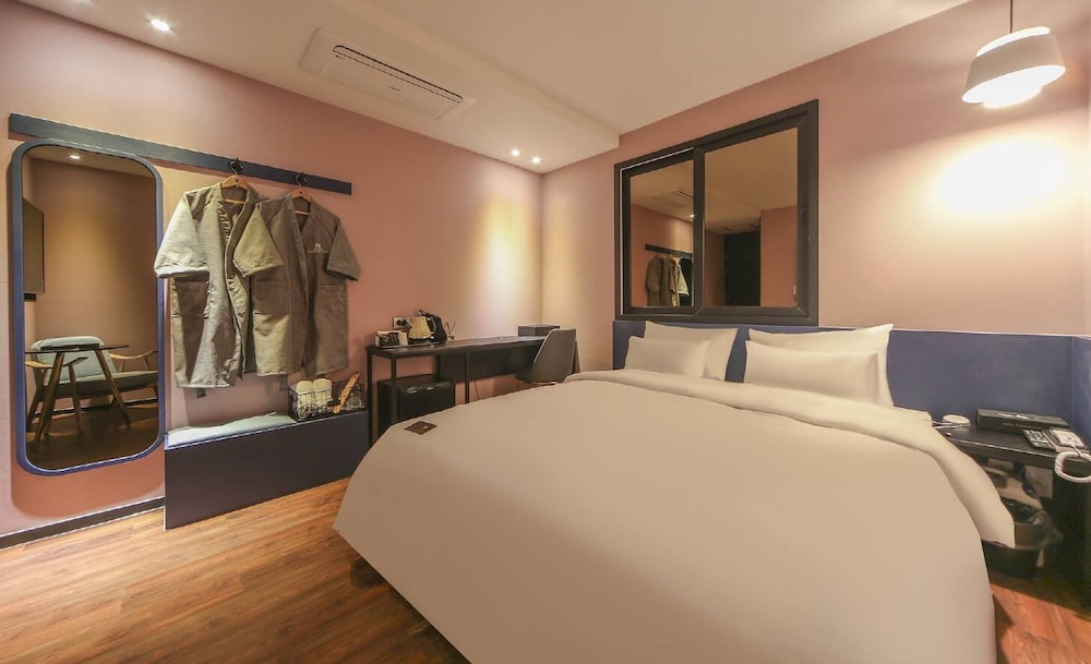 Standard Room - Photo 1