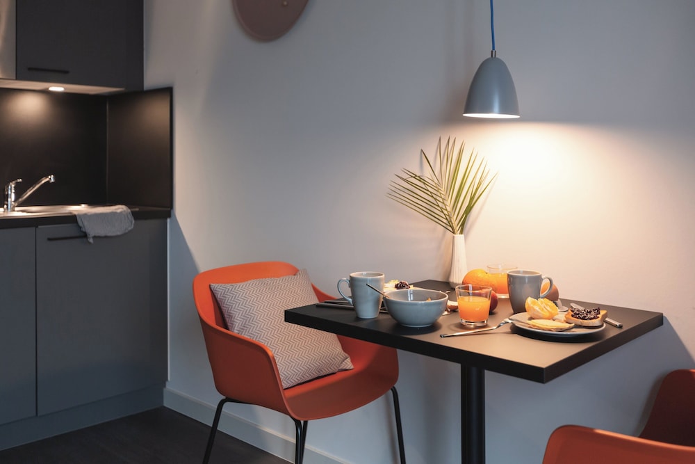 Studio Suite - Photo 14