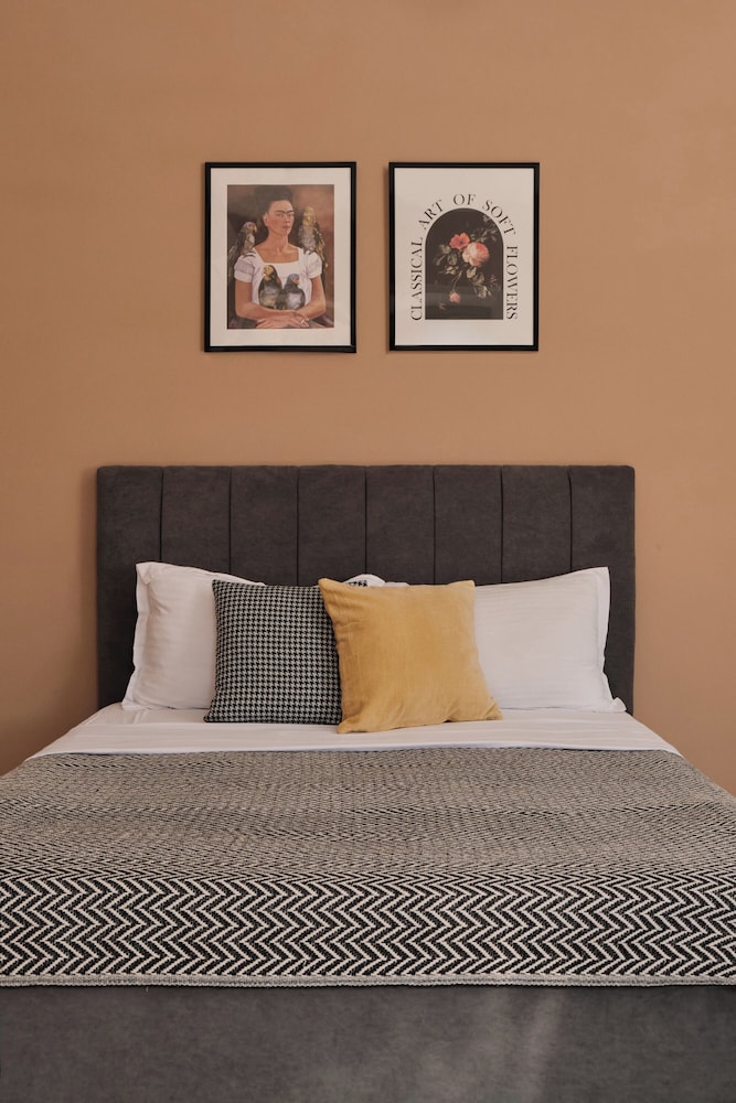 Premium Studio Suite photo 1