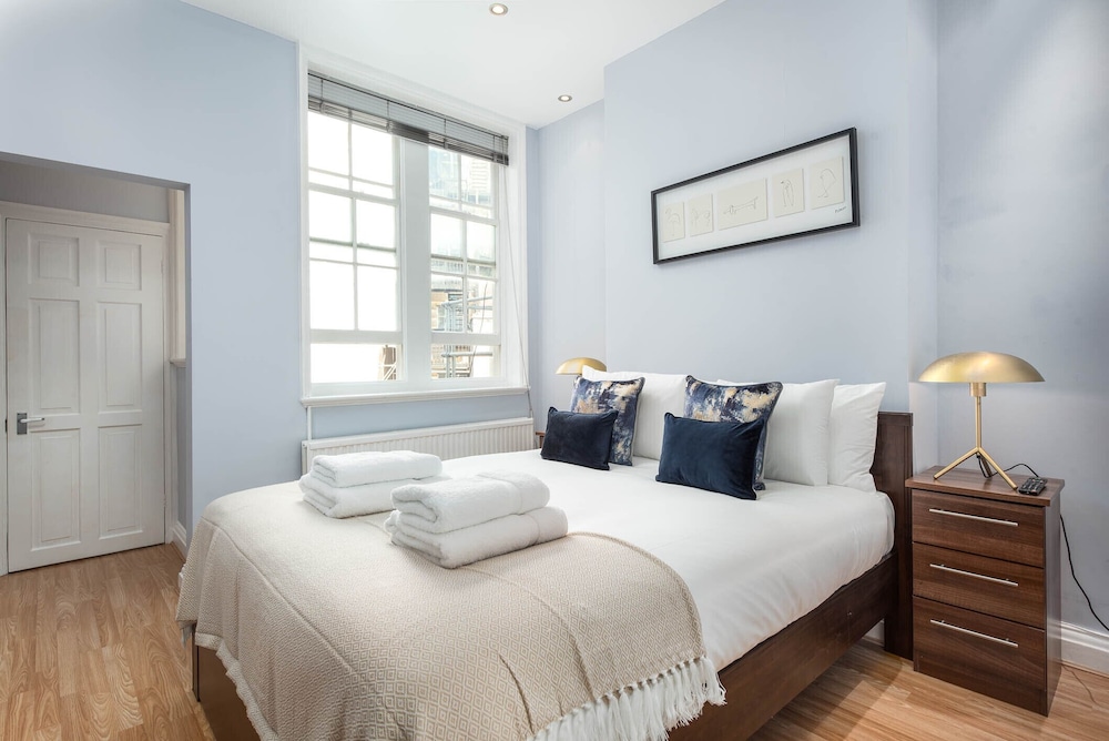 Classic Apartment photo 1