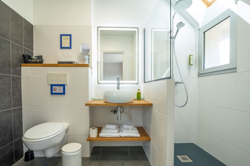 Superior Double or Twin Room - Photo 10