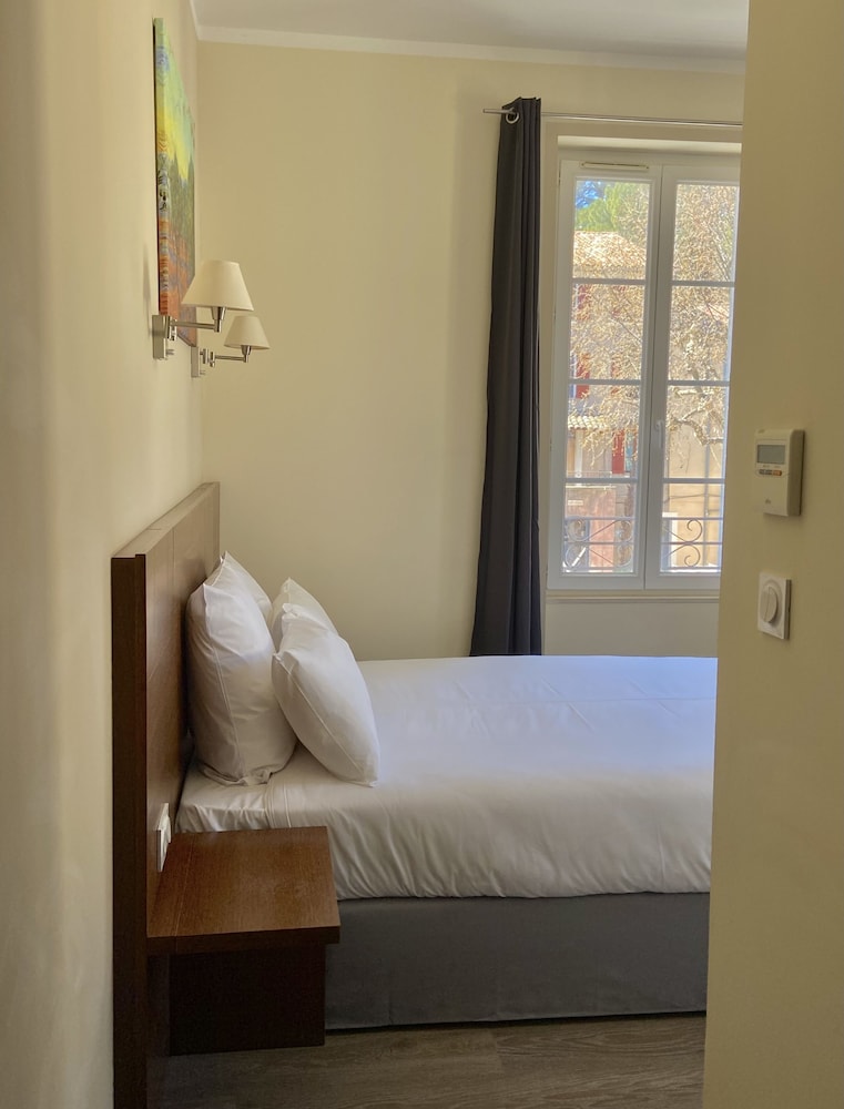 Classic Room - Photo 26