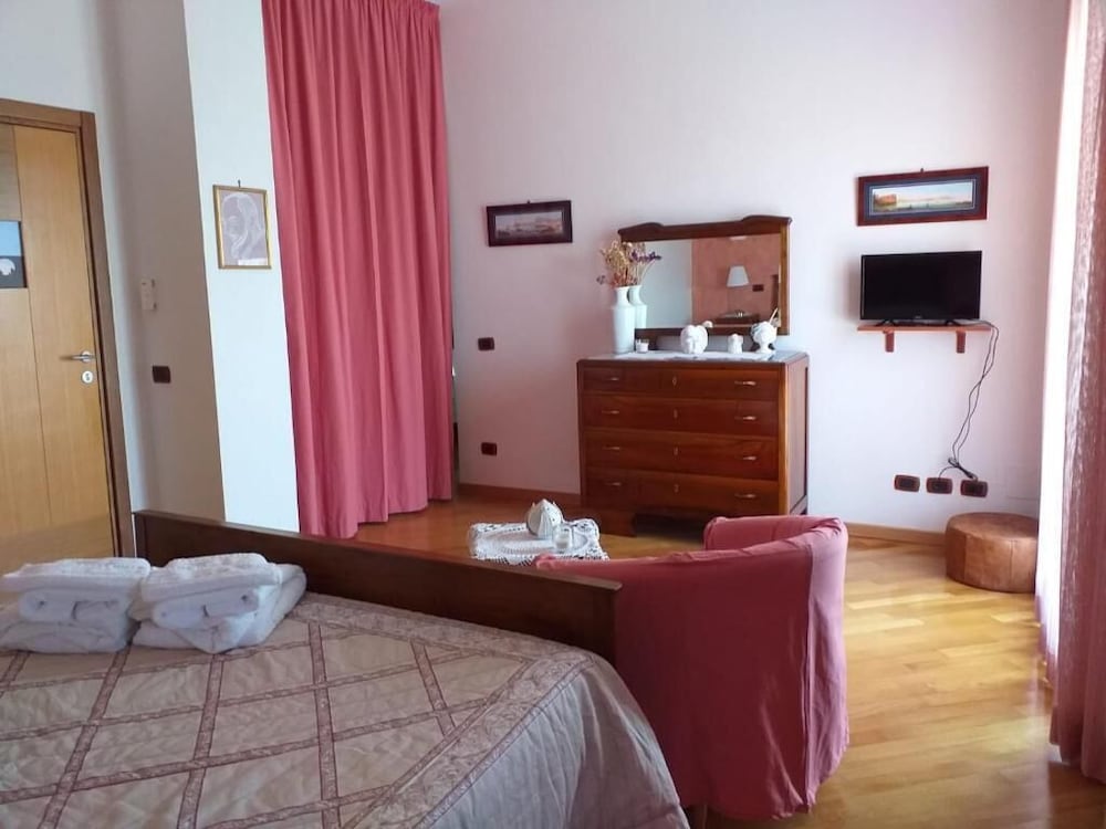Superior Double Room (Pompei) photo 1