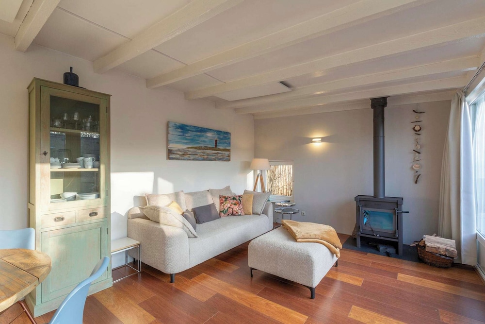 Bungalow photo 1