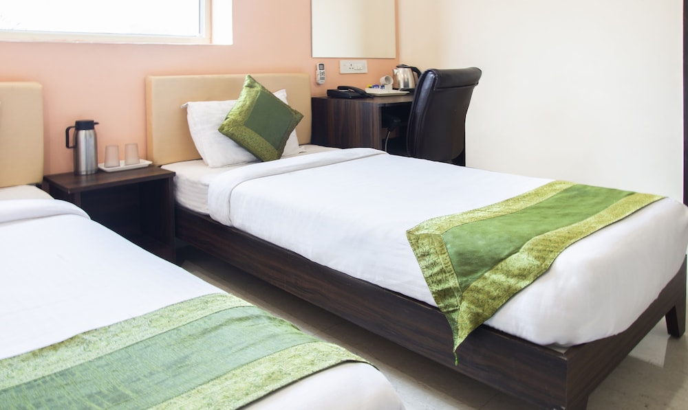 Standard Room, Multiple Beds photo 2