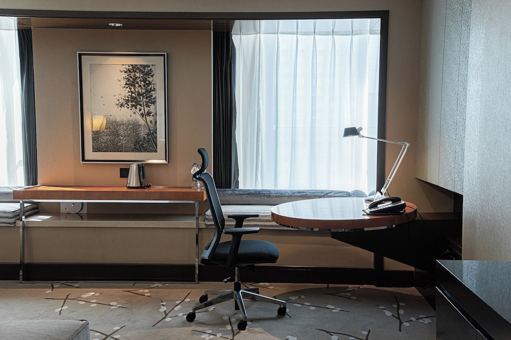 Kind Bed Signature Room