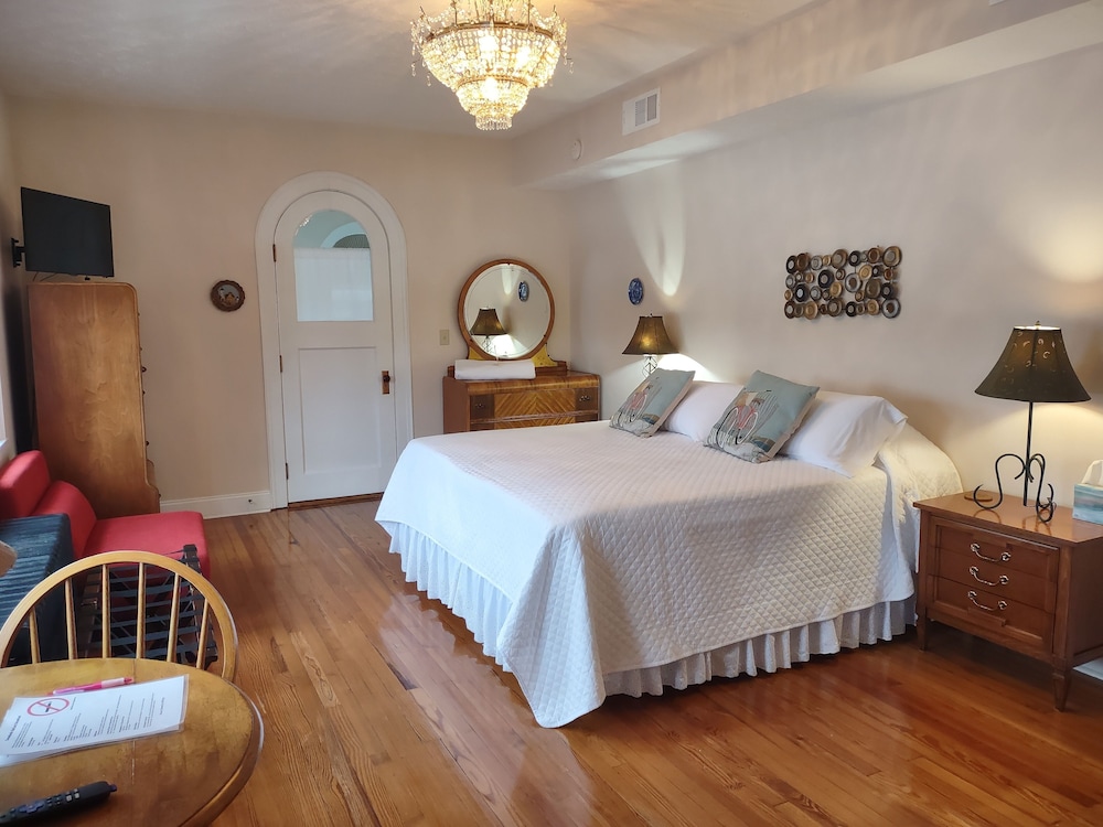 German Room with 1 King or 2 Twin Beds photo 1