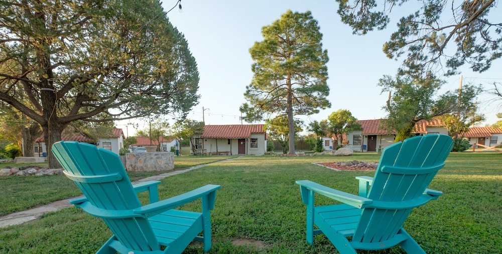 Suite, 2 Double Beds, Courtyard View, Courtyard Area photo 2