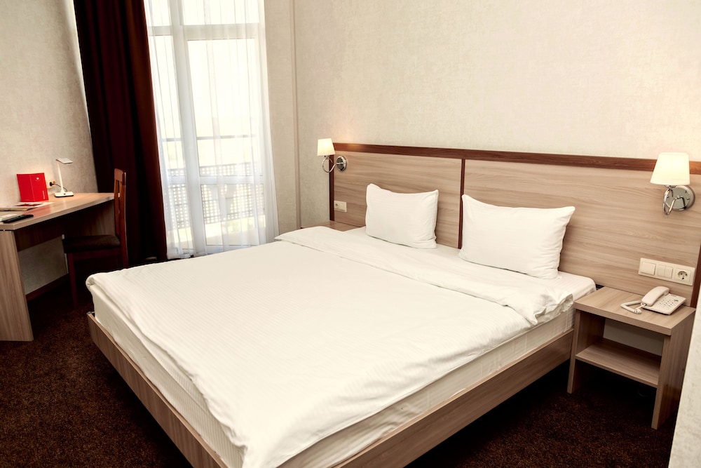 Standard Double Room, 1 King Bed, Balcony photo 1