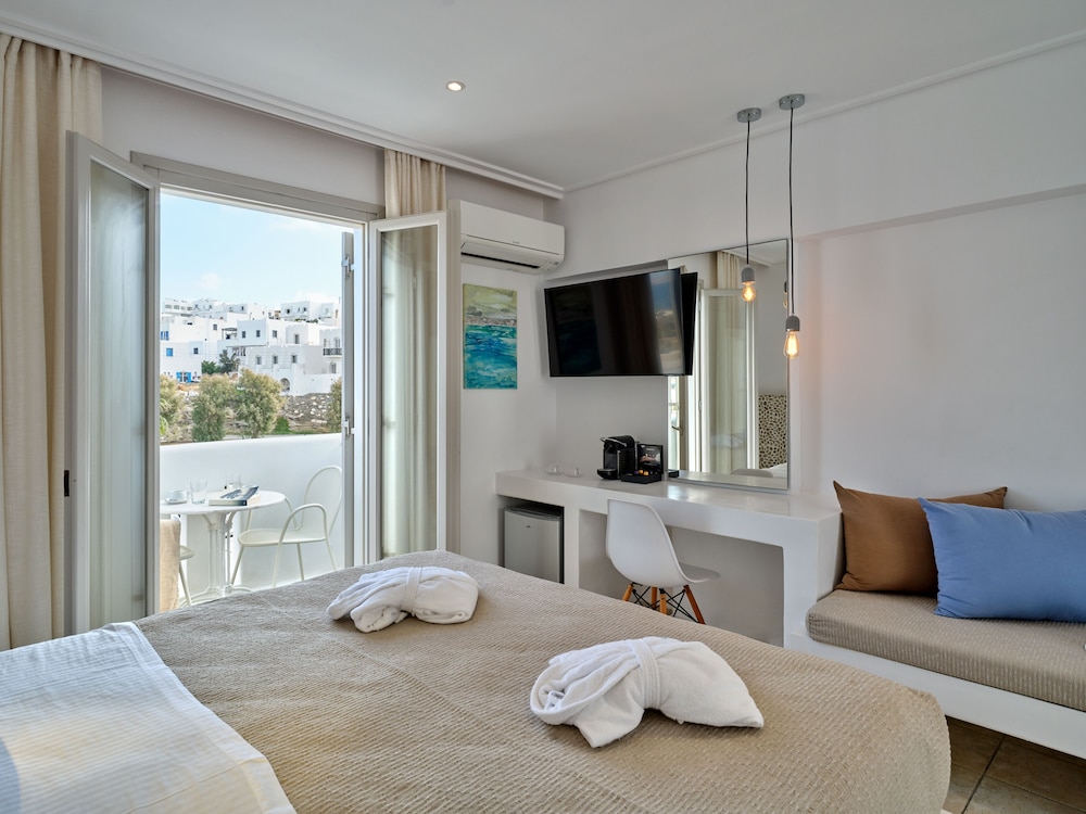 Deluxe Room, Balcony photo 3