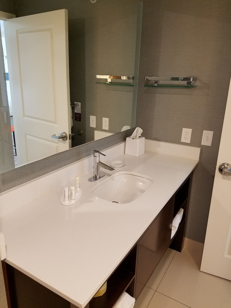 Studio, 1 King Bed with Sofa bed (Mobility Accessible, Tub) photo 2