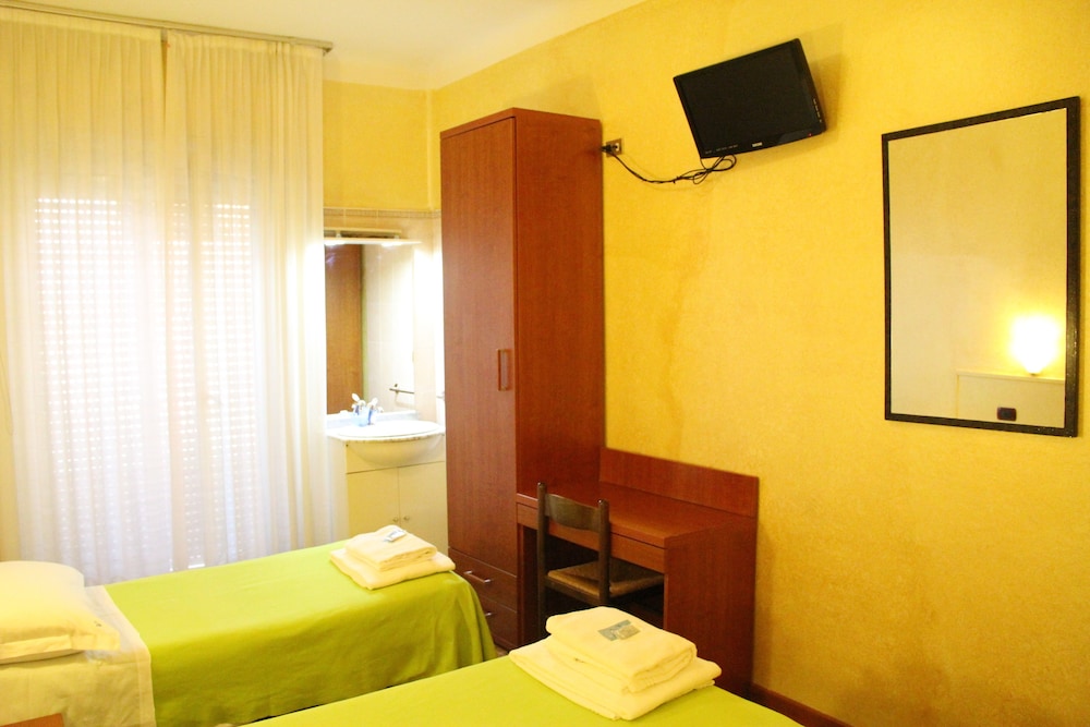 Standard Triple Room, Shared Bathroom