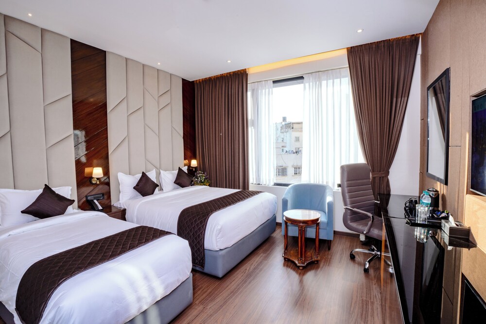 Superior Twin Room, City View