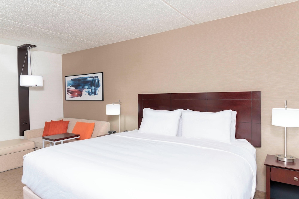 Standard Room, 1 King Bed - Photo 5