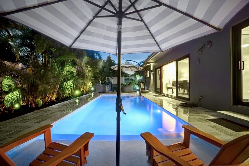 Relax in Luxury - 3 Bed 2 Bath Oasis With Pool, Foto 14