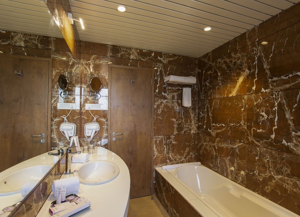 Premier Room, 1 Double Bed - Photo 86