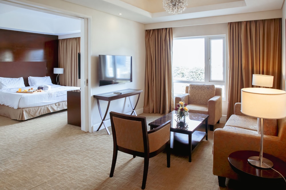 Executive Suite - Photo 7