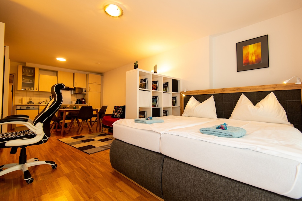 City Studio, 1 Double Bed, Non Smoking, Balcony (Top 2) photo 1