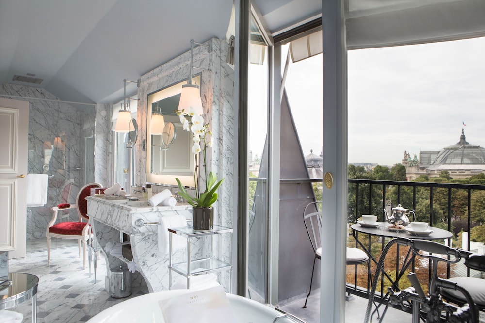 Suite (Imperial) photo 2
